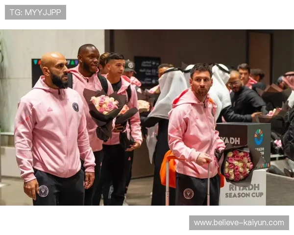 梅西加盟迈阿密国际后首次亮相引发热议，球迷期待新赛季精彩表现